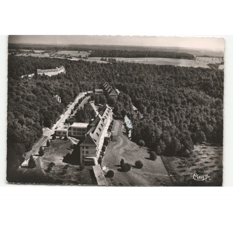 LIESSIES: sanatorium, l'ensemble des 3 pavillons vue aérienne 10X15 - très bon état
