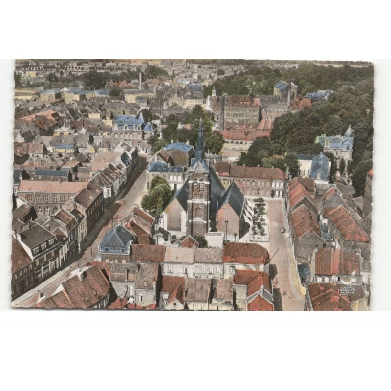 LANNOY: l'église vue aérienne 10X15 - très bon état