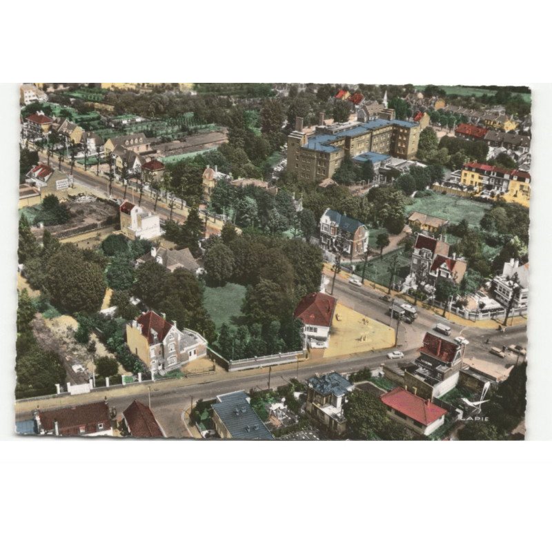 LAMBERSART: carrefour ancienne mairie vue aérienne 10X15 - très bon état