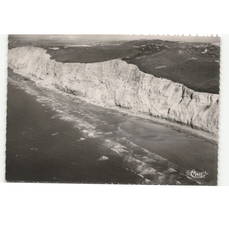 LE CAP BLANC-NEZ: hauteur 133m falaise,  vue aérienne 10X15 - très bon état