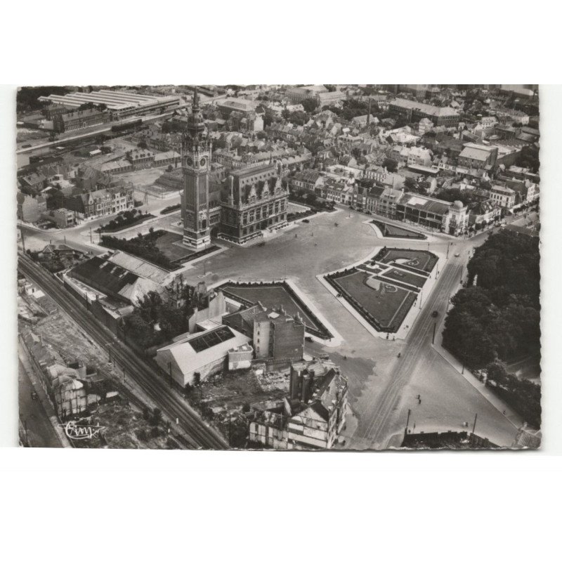 CALAIS: l'hôtel de ville vue aérienne 10X15 - très bon état