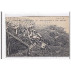 PETIT-NOIR : inondation janvier 1910, cadavre d'une vache sous les ruines d'une ferme - tres bon etat