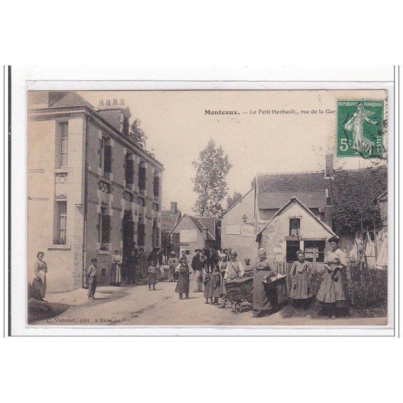 MONTEAUX : le petit herbault, rue de la gare - tres bon etat