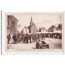 OUZOUER-le-MARCHE : la place un jour de marché - tres bon etat