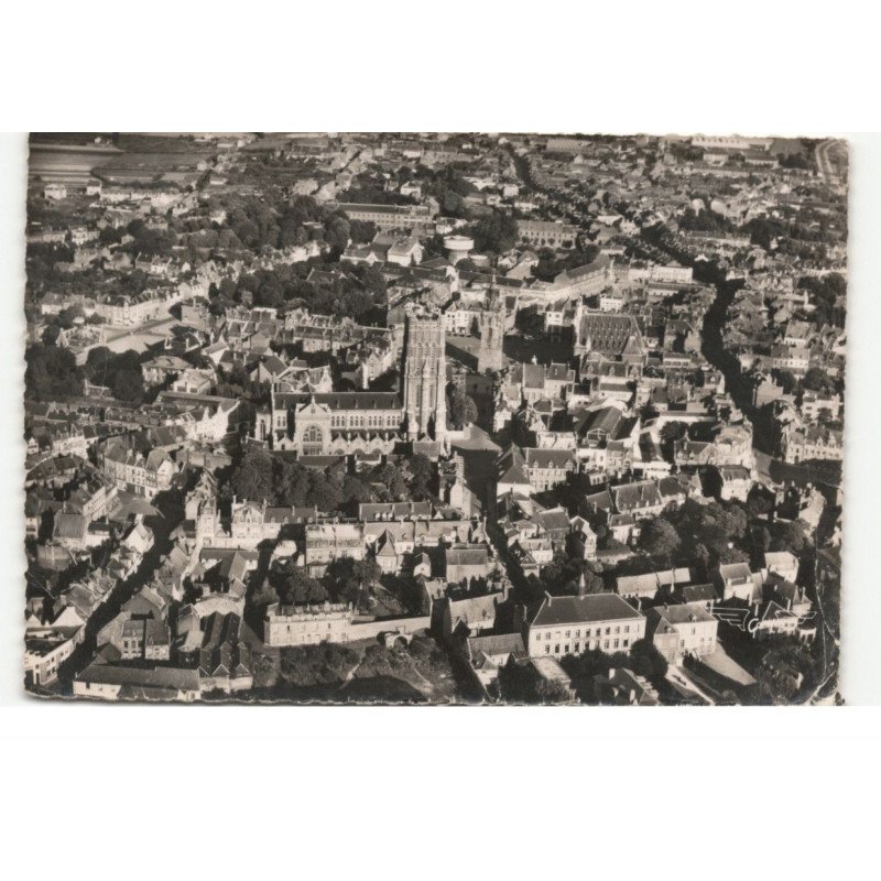 BETHUNE: l'église saint-vaast vue aérienne 10X15 - très bon état