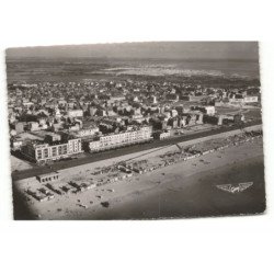 BERCK-PLAGE: la plage et le front de mer avec les nouveaux immeubles vue aérienne 10X15 - très bon état