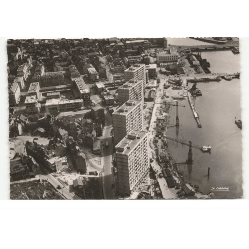 BOULOGNE-sur-MER: le quai gambetta et le centre vue aérienne 10X15 - très bon état