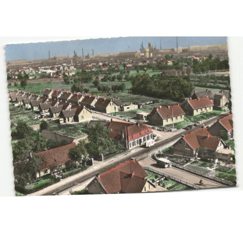 BERGUETTE: la grande rue vue aérienne 10X15 - très bon état