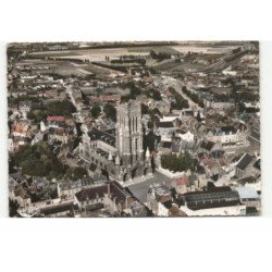 BETHUNE: l'église saint-vaast vue aérienne 10X15  - très bon état
