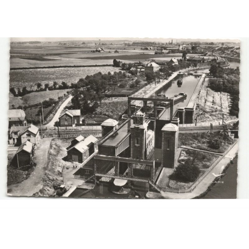 ARQUES: l'ascenseur des fontinetle construit en 1887 hauteur de la chute d'eau 13m vue aérienne 10X15  - très bon état