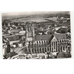AIRE-sur-la-LYS: la collégiale saint-pierre vue aérienne 10X15  - très bon état