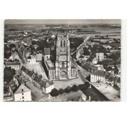 AIRE-sur-la-LYS: la collègiale saint-pierre vue aérienne 10X15  - très bon état