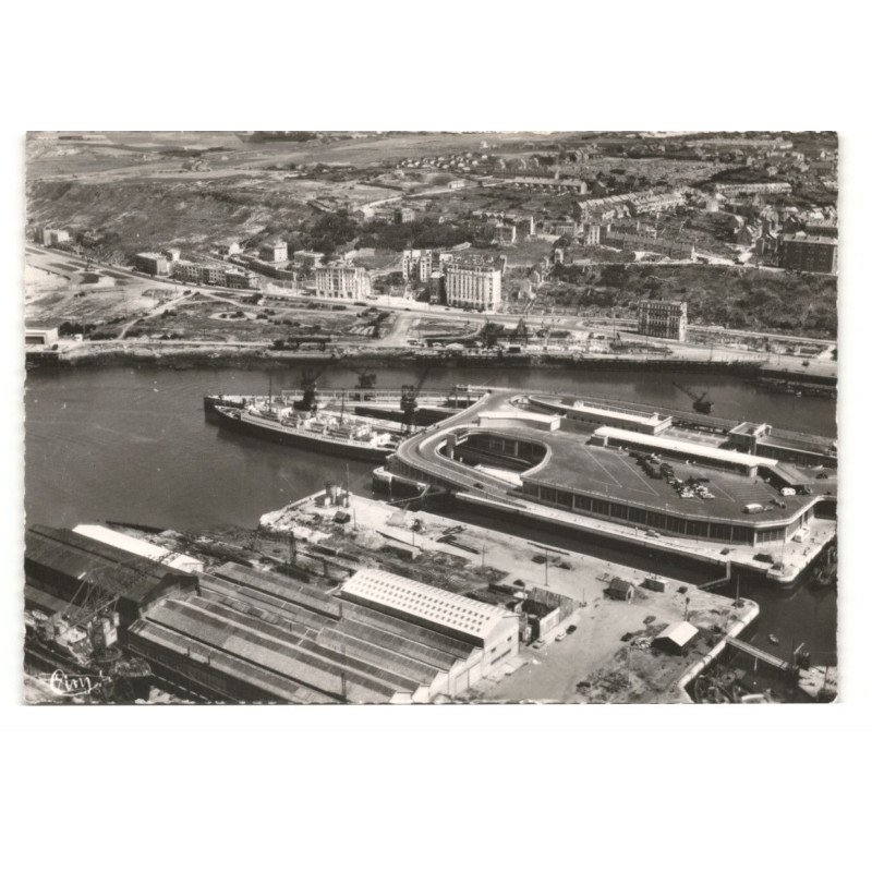 BOULOGNE-sur-MER: la gare maritime vue aérienne 10X15  - très bon état