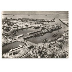 BOULOGNE-sur-MER: le port et la rade vue aérienne 10X15  - très bon état