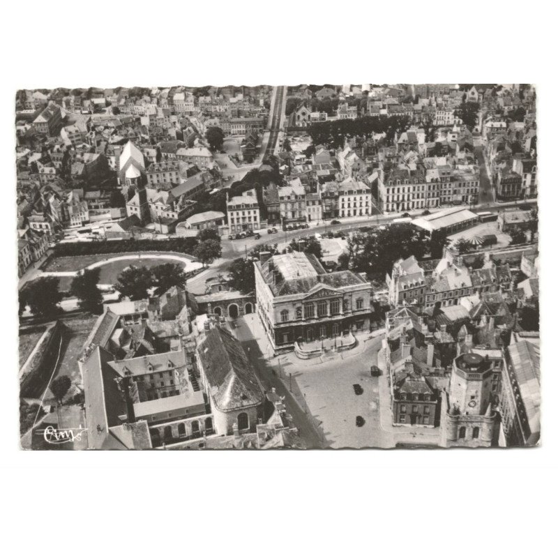 BOULOGNE-sur-MER: la haute ville et le palais de justice vue aérienne 10X15  - très bon état