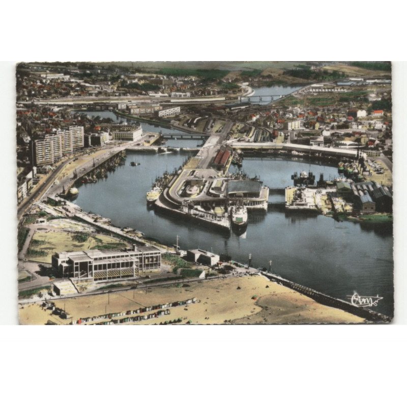 BOULOGNE-sur-MER: le casino, le port, vue aérienne 10X15  - très bon état