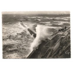 LE PORTEL: effets de mer à la jetée vue aérienne 10X15  - très bon état