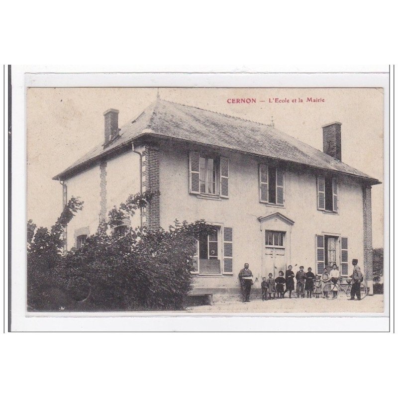 CERNON : l'ecole et la mairie - tres bon etat