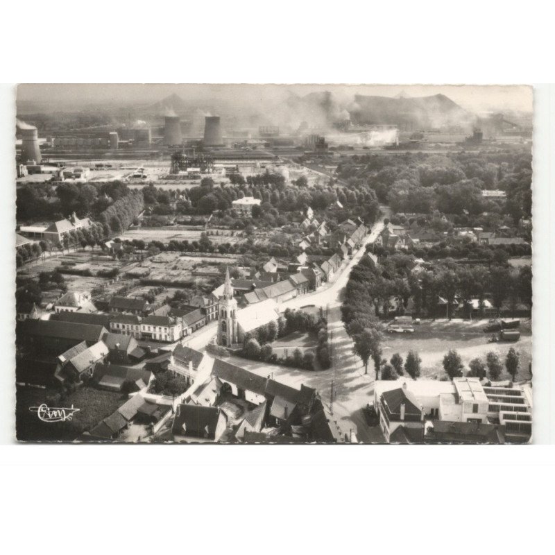 MAZINGARBE: l'église, les usines vue aérienne 10X15 - très bon état