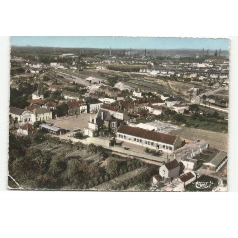 MOLINGHEM: la mairie, les écoles, vue aérienne 10X15 - état