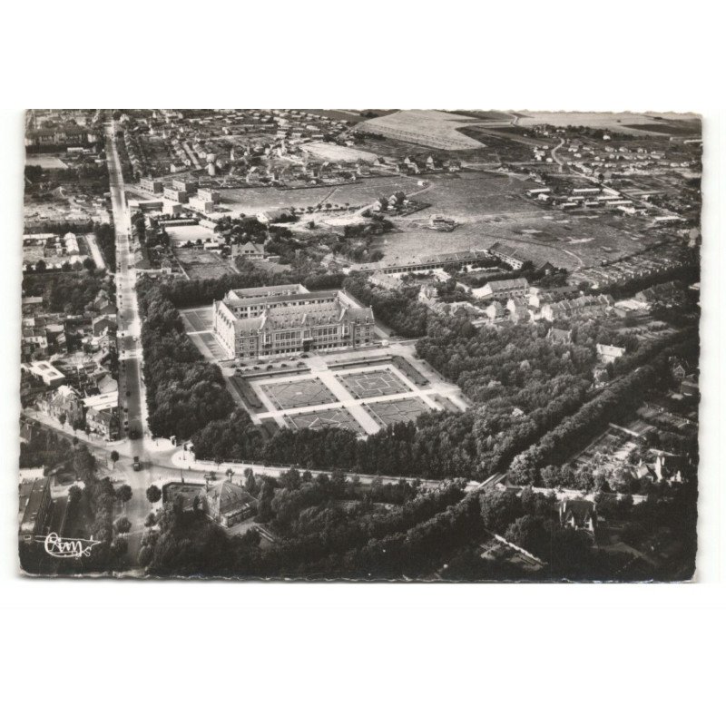 LENS: les grands bureaux vue aérienne 10X15 - très bon état