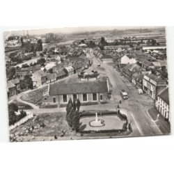 LABEUVRIERE: la place des sports vue aérienne 10X15 - très bon état