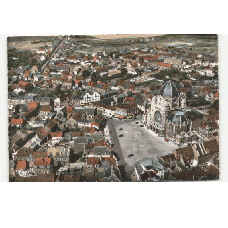 HEUCHIN-LIETARD: place carnot et l'église vue aérienne 10X15 - très bon état