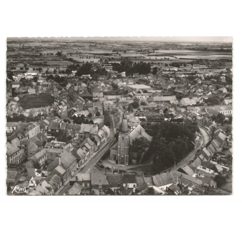 GUINES: l'église vue aérienne 10X15 - très bon état