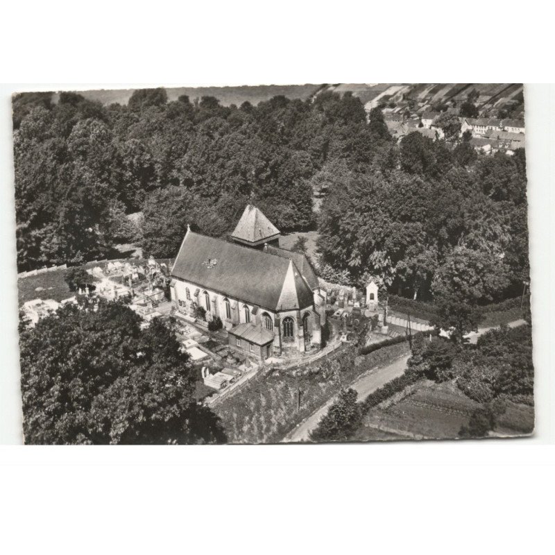 HUCQUELIERS: l'église vue aérienne 10X15 - très bon état