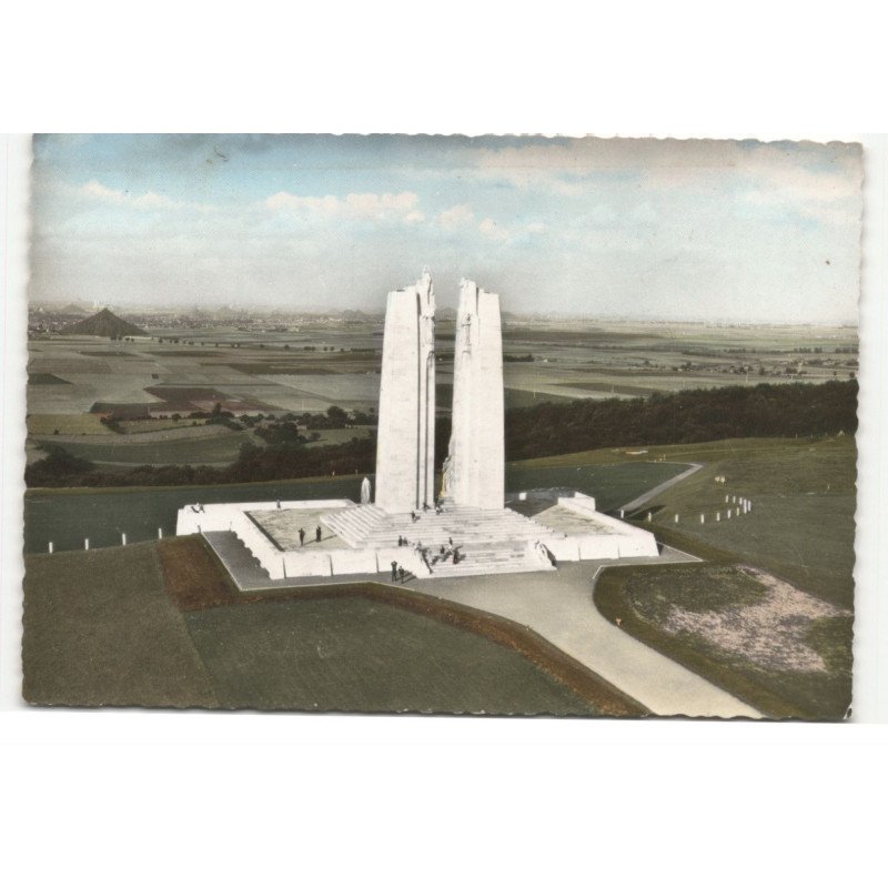 VIMY: le memorial canadien de vimy vue aérienne 10X15 - très bon état