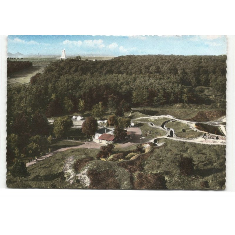 VIMY: le memorial canadien vue aérienne 10X15 - très bon état