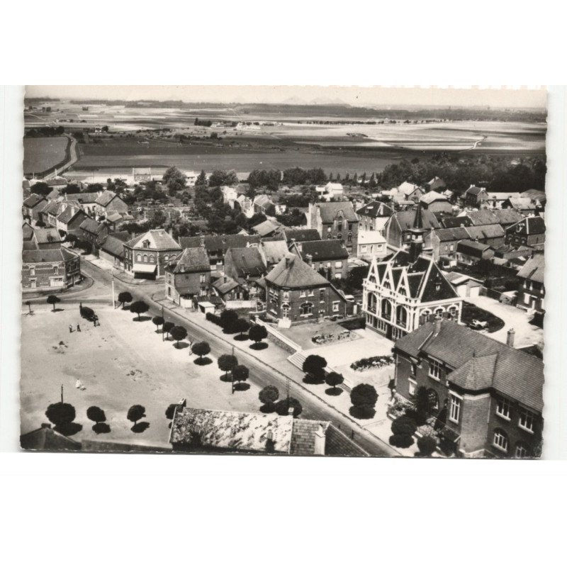 VIMY: vue générale, la place, vue aérienne 10X15 - très bon état