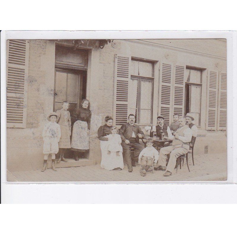 GUISE: personnages - très bon état