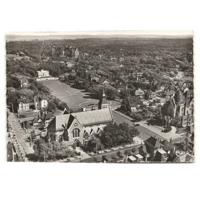 LE TOUQUET-PARIS-PLAGE: l'église, le jardin d'ypres vue aérienne 10X15 - très bon état