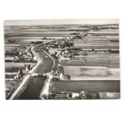 SAINT-NICOLAS-sur-L'AA: vue d'ensemble de la paroisse qui s'étend en longueur vue aérienne 10X15 - très bon état