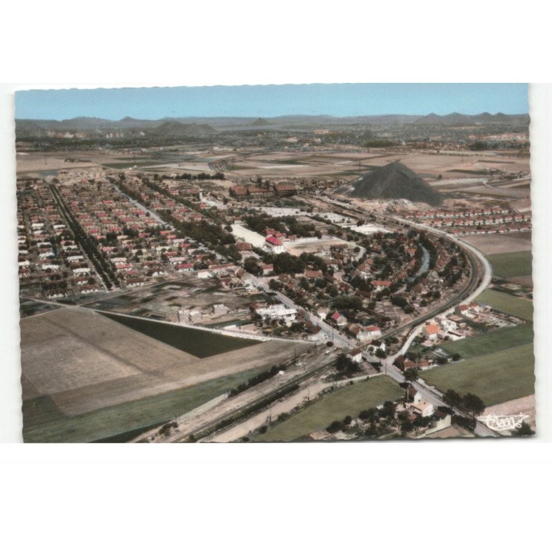 SAINS-en-GOHELLE: cité et fosse 10 vue aérienne 10X15 - très bon état