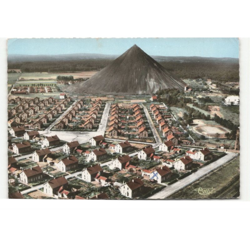 WALLERS: l'ancienne cité d'arenberg vue aérienne 10X15 - très bon état