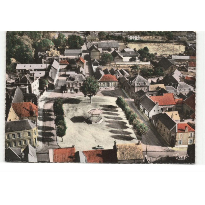WALINCOURT: grand' place, la mairie vue aérienne 10X15 - très bon état