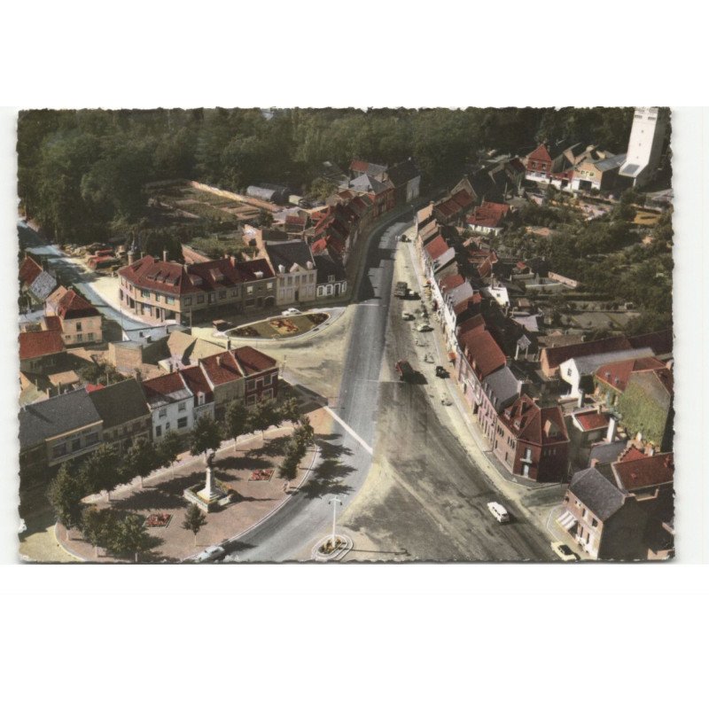 WORMHOUT: un coin de lal grand' place vue aérienne 10X15 - très bon état