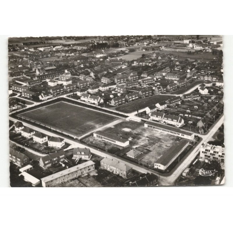 WATTRELOS: C.I.L. et terrain des sports vue aérienne 10X15 - très bon état