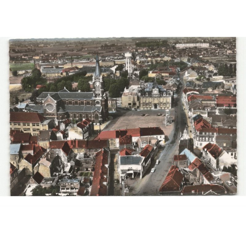 WATTRELOS: place de l'église vue aérienne 10X15 - très bon état