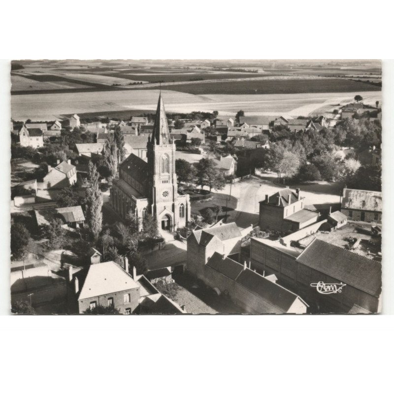 VILLERS-GUISLAIN: l'église vue aérienne 10X15 - très bon état