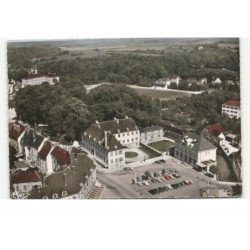 CHATILLON-sur-SEINE: place de l'hôtel de ville et le stade vue aérienne 10X15 - très bon état