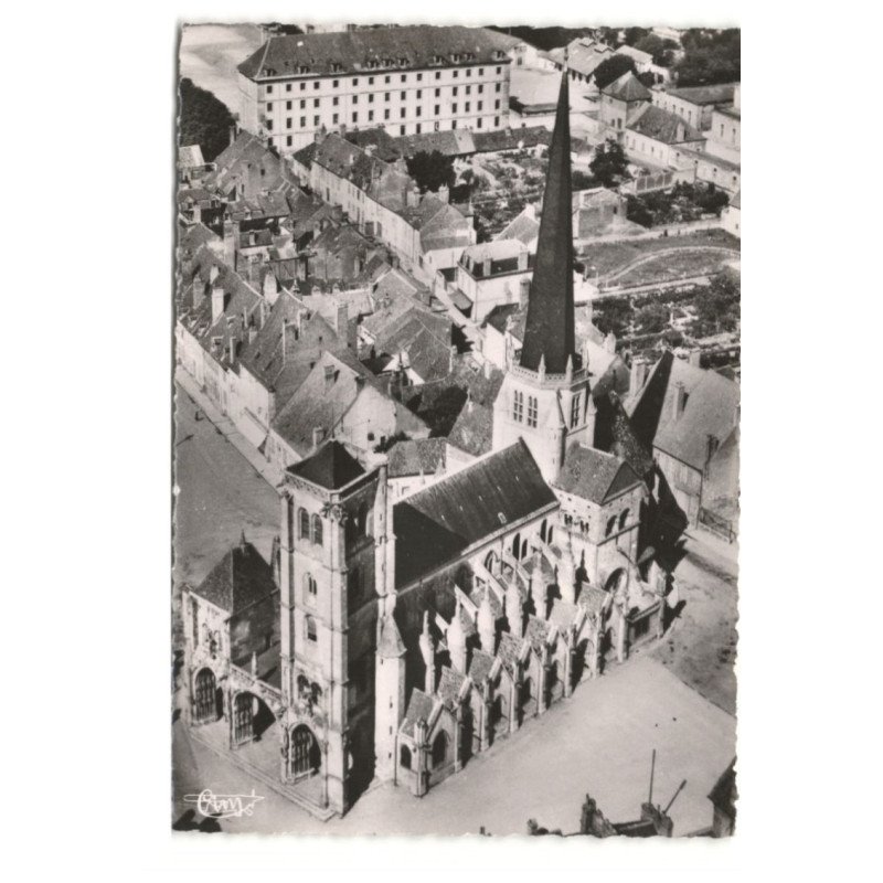 AUXONNE: église vue aérienne 10X15 - très bon état