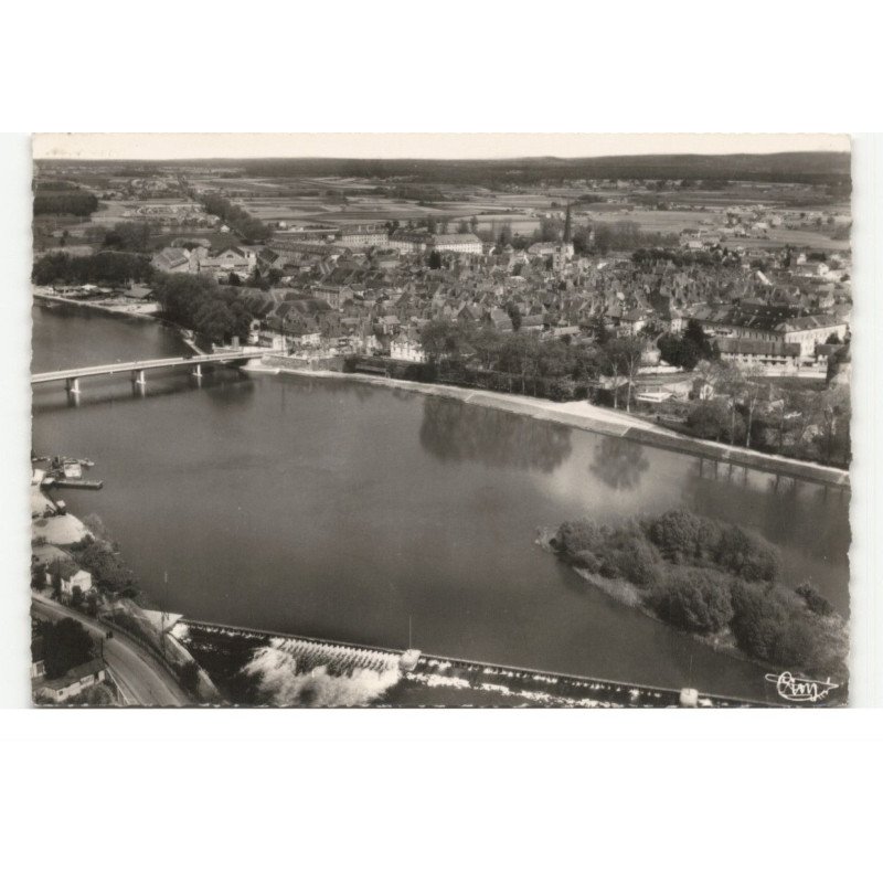 AUXONNE: vue aérienne 10X15 - très bon état