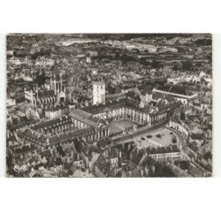 DIJON: place de la libération l'hôtel de ville la tour de bar et notre-dame vue aérienne 10X15 - état