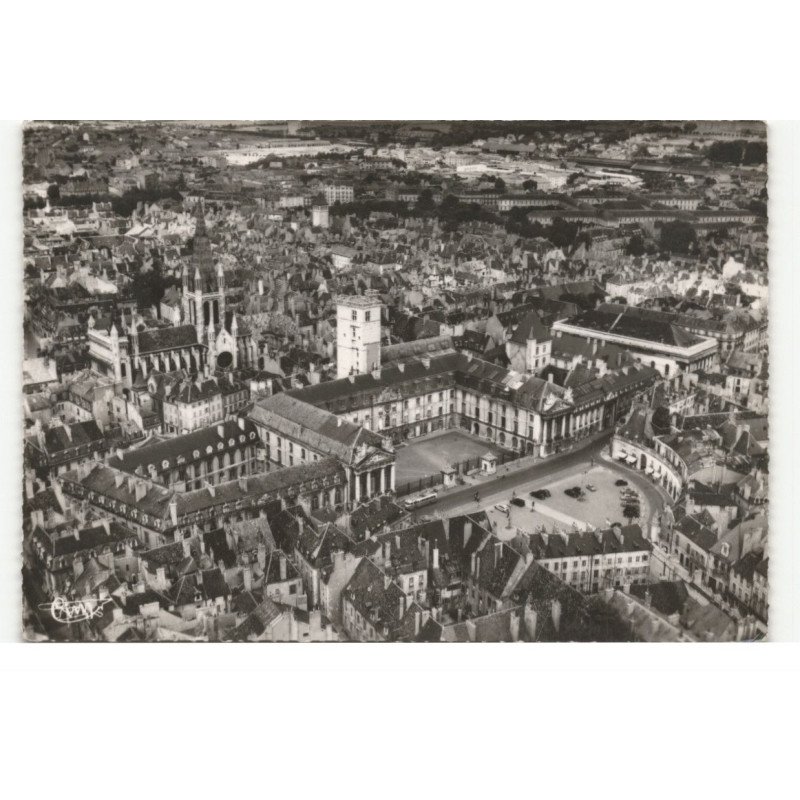 DIJON: place de la libération l'hôtel de ville la tour de bar et notre-dame vue aérienne 10X15 - état