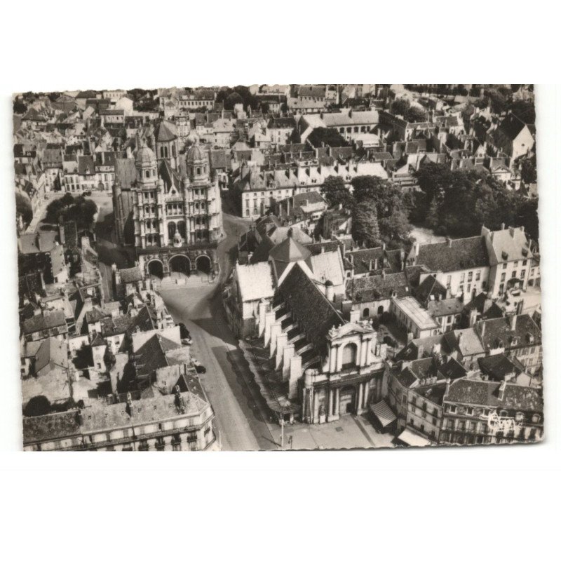 DIJON: l'église saint-michel et la chambre de commerce vue aérienne 10X15 - très bon état
