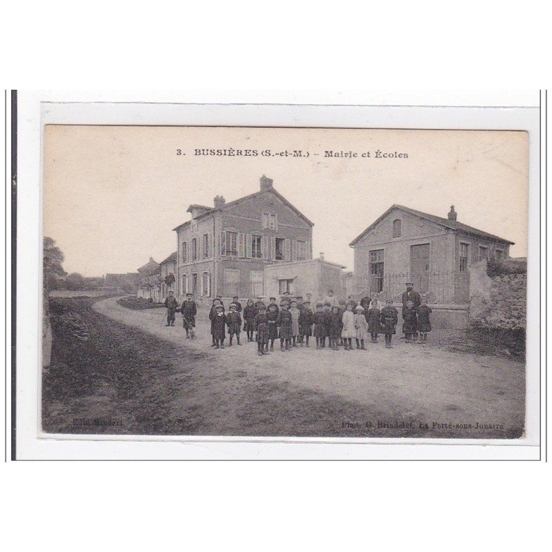 BUSSIERES : mairie et ecoles - tres bon etat