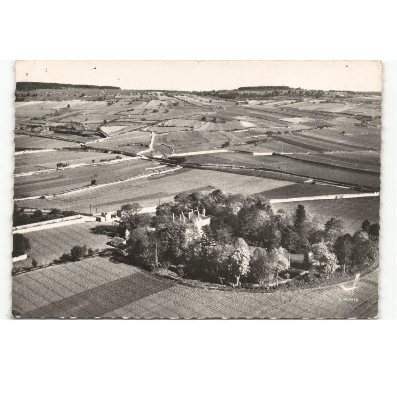 POMMARD: le château de pommard et le vignoble vue aérienne 10X15 - très bon état